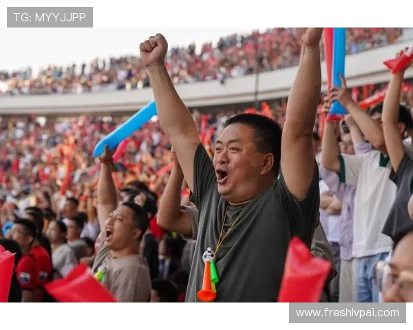 恐龙 “突袭” 无锡！常州球迷携史前巨兽助阵苏超德比